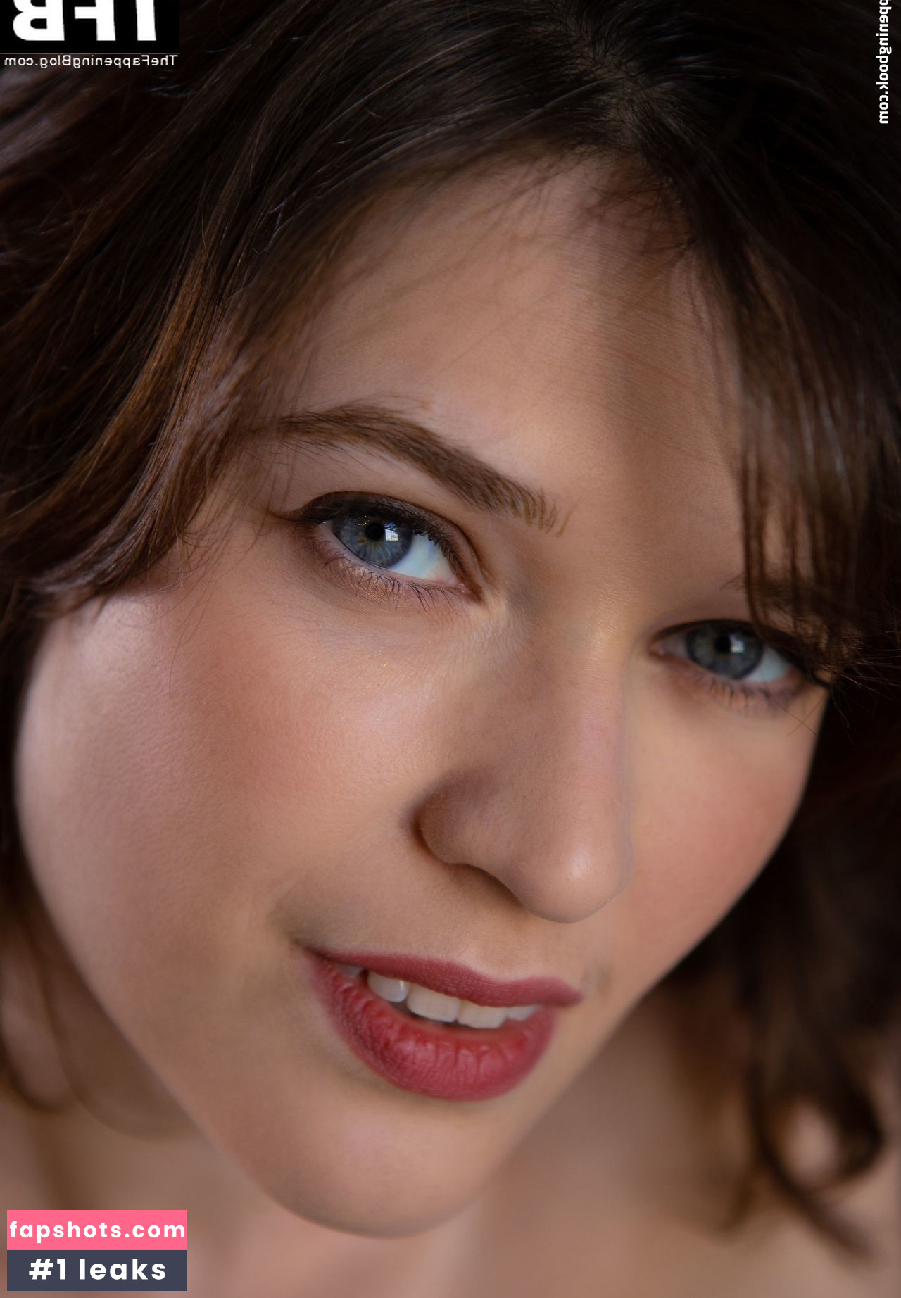 Serena Wood gallery photo #121