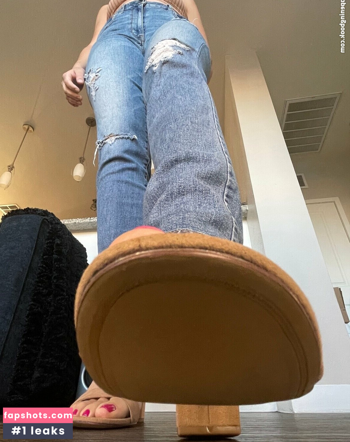 serenasoles99 Nude Leaks OnlyFans Photos #14 - LeakJerk