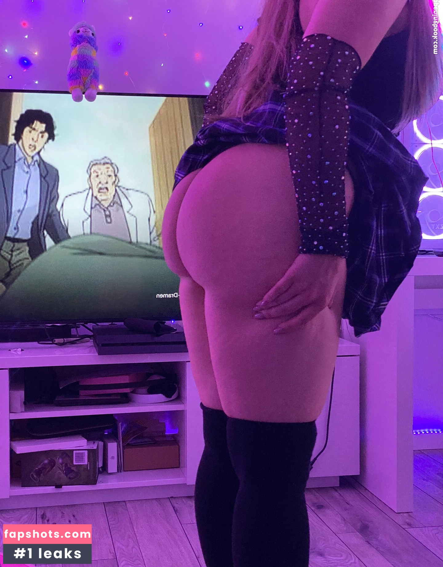 Serenewaifu gallery photo #19