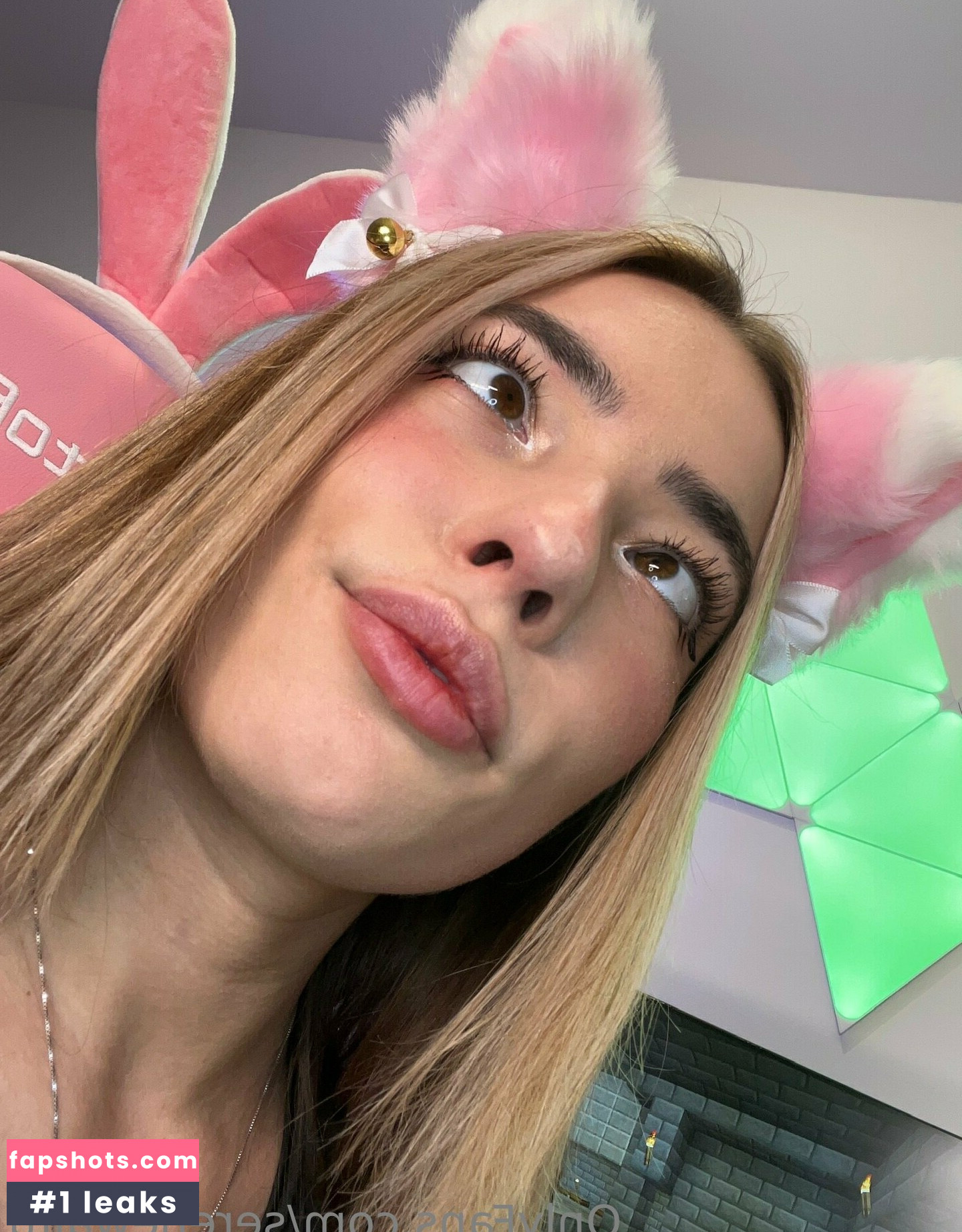 Serenewaifu gallery photo #27