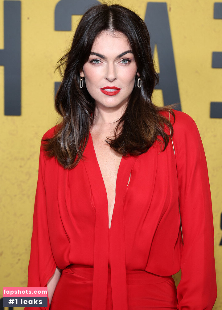 Serinda Swan gallery photo #473