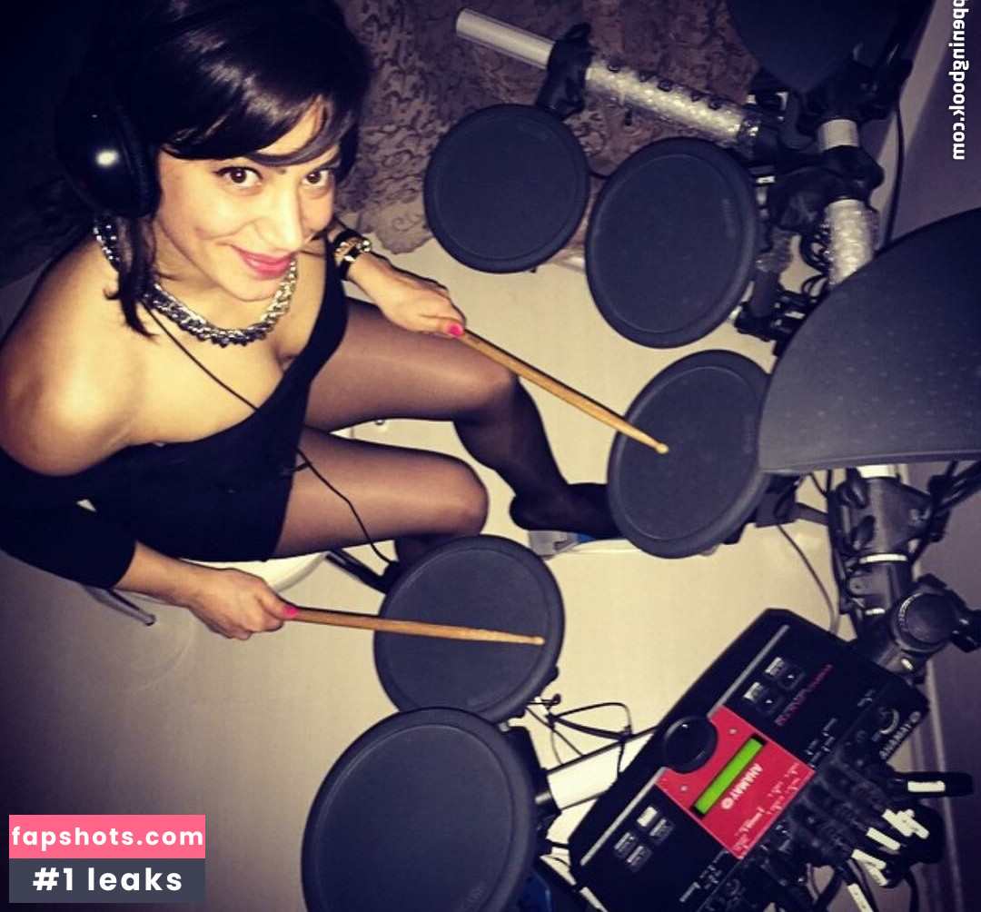 Serpil Cansz gallery photo #15