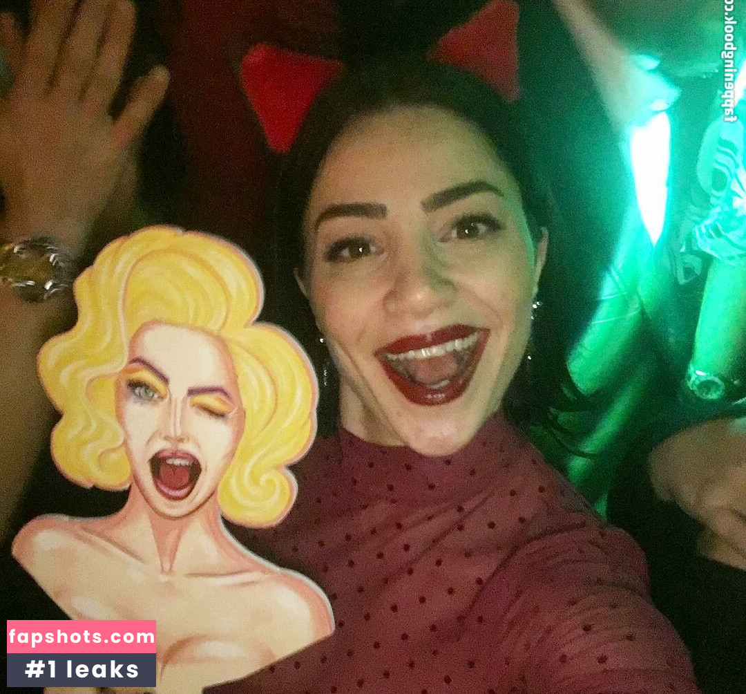 Serpil Cansz gallery photo #20