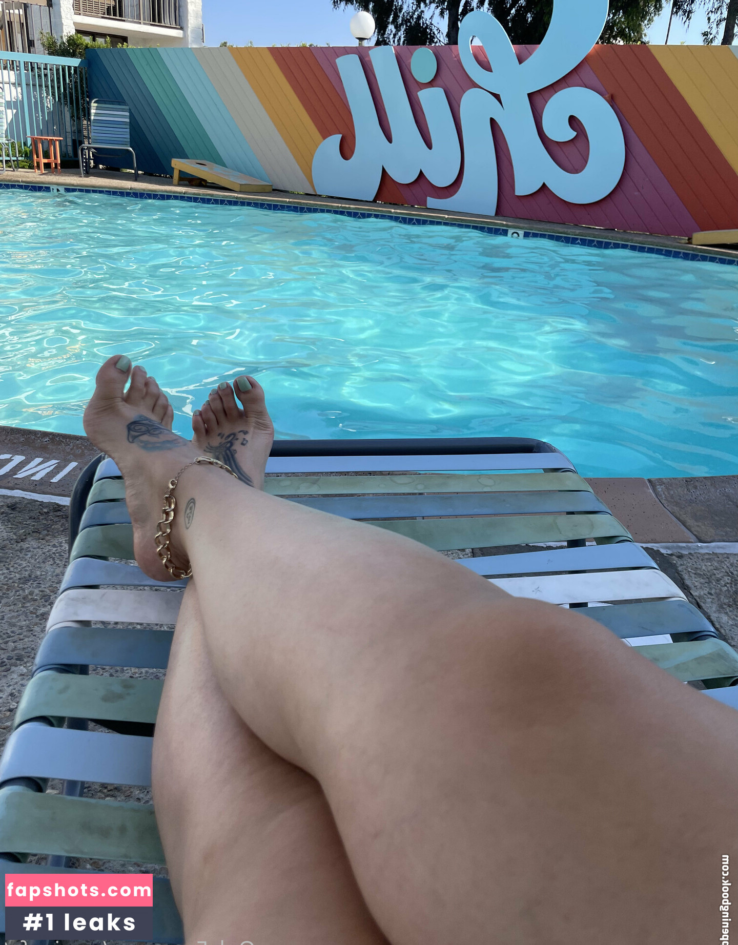 servingfet gallery photo #30