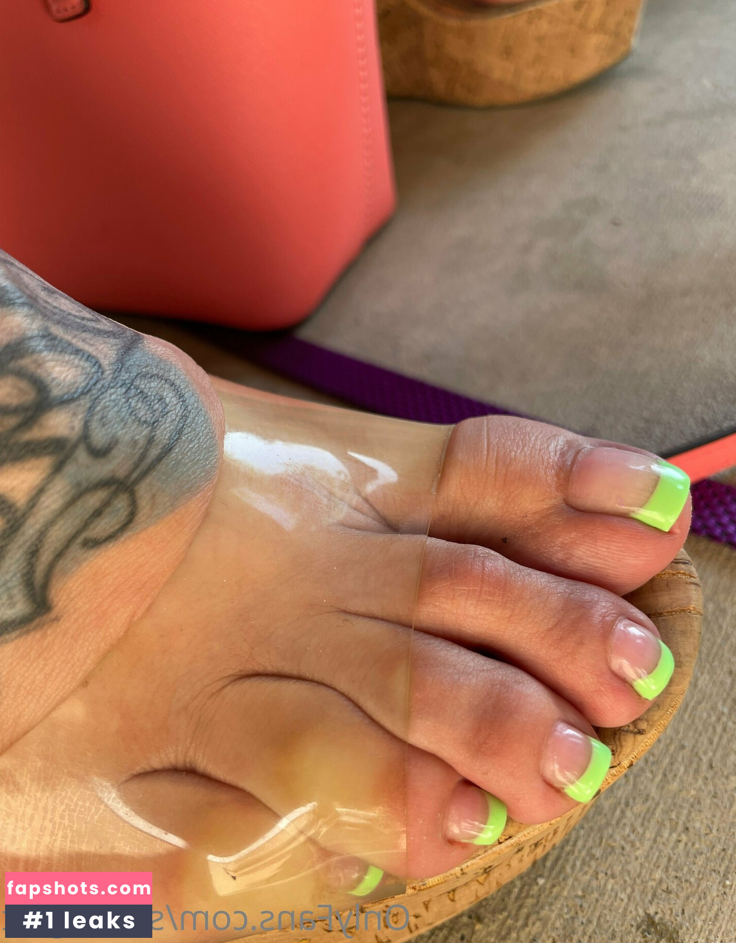 servingfet gallery photo #33