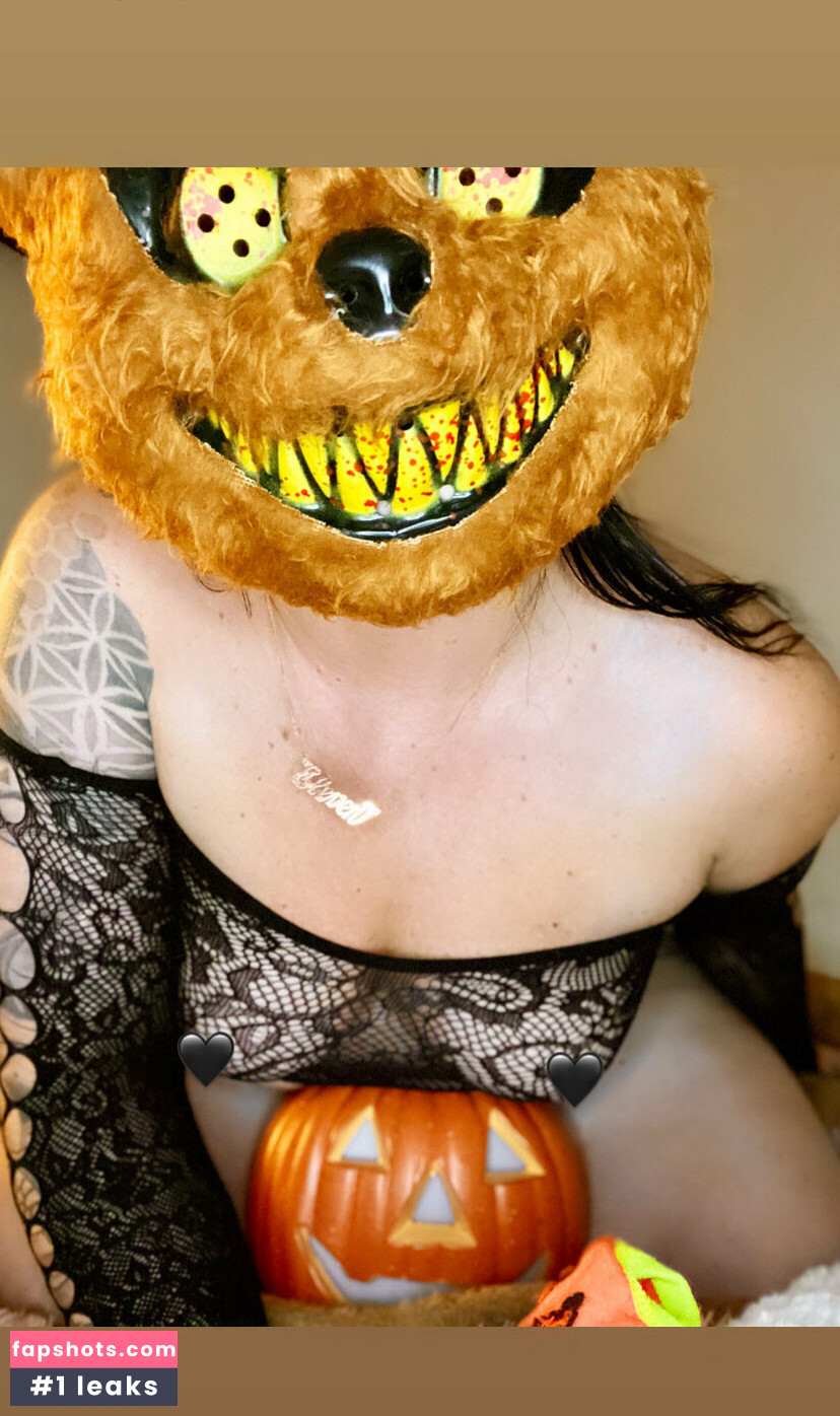 servingvelvet nude babe gallery