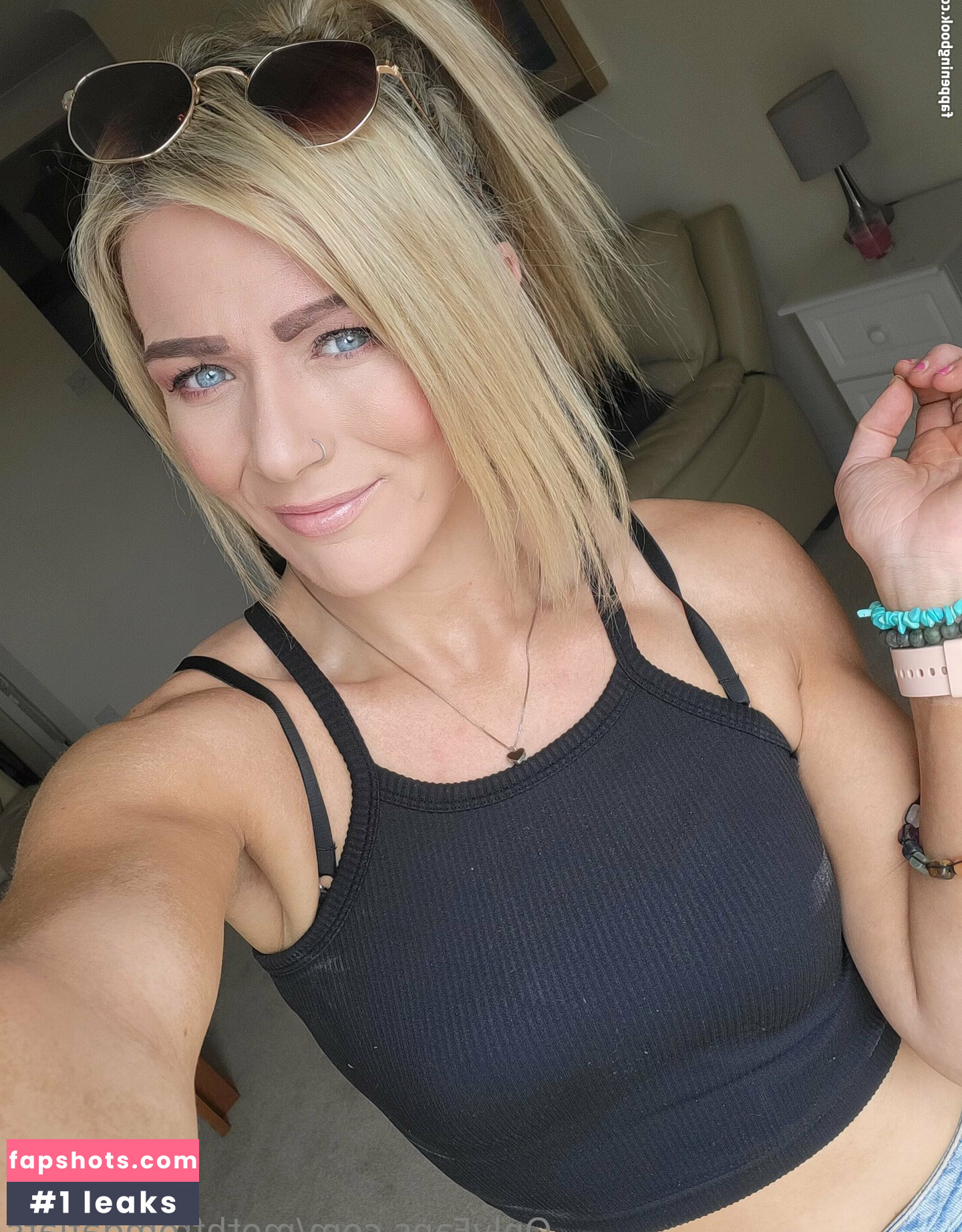 Session Moth Martina gallery photo #17