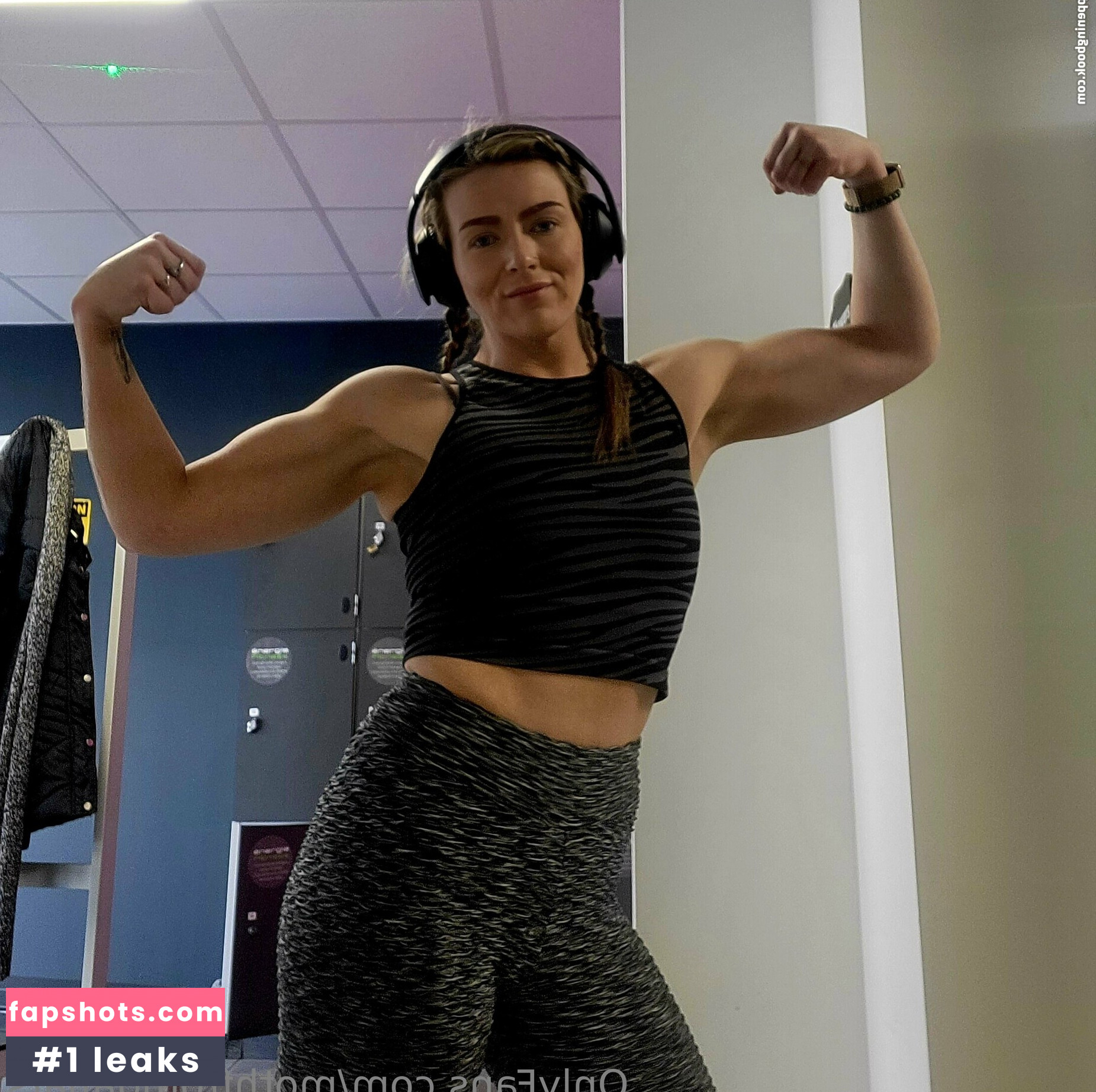 Session Moth Martina gallery photo #18