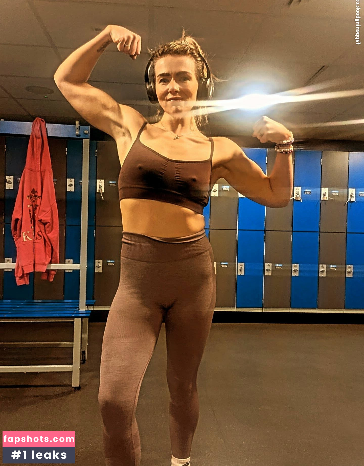 Session Moth Martina gallery photo #3