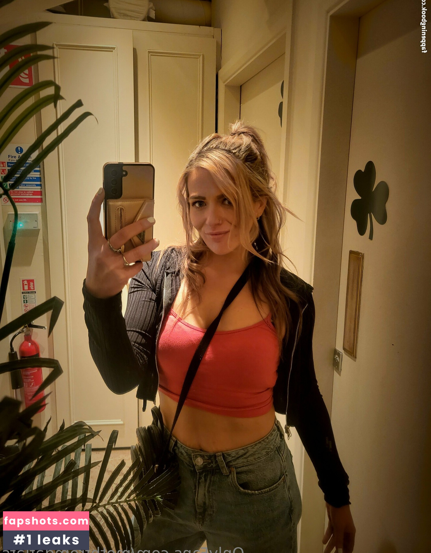 Session Moth Martina gallery photo #25