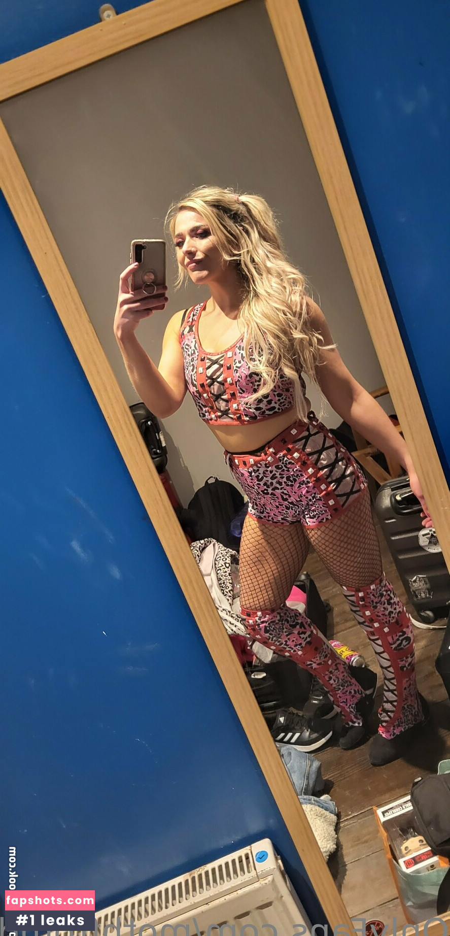 Session Moth Martina gallery photo #32