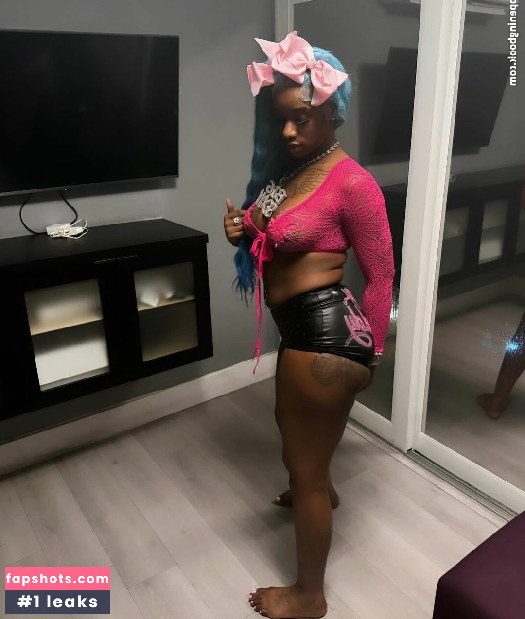 Sexxy Red gallery photo #12