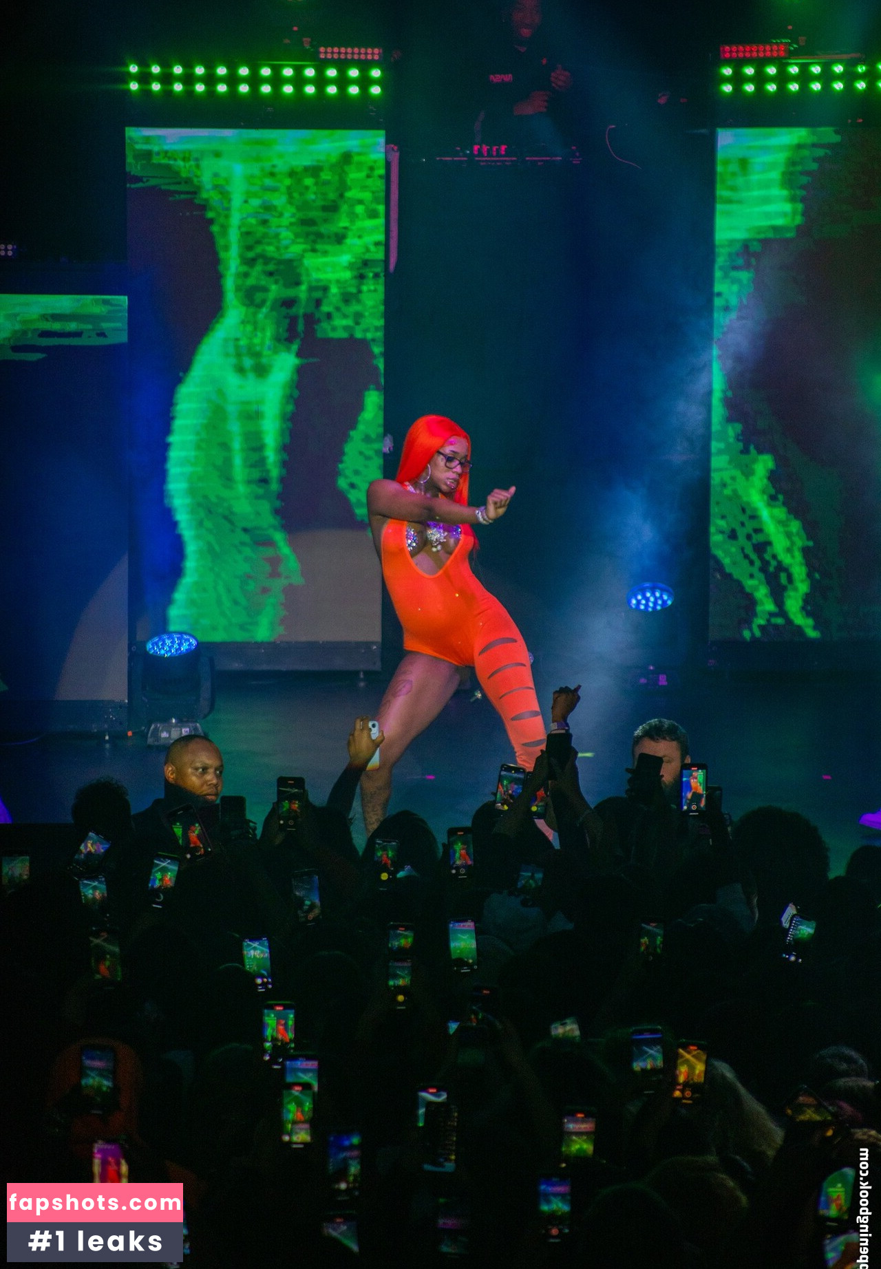 Sexxy Red gallery photo #16