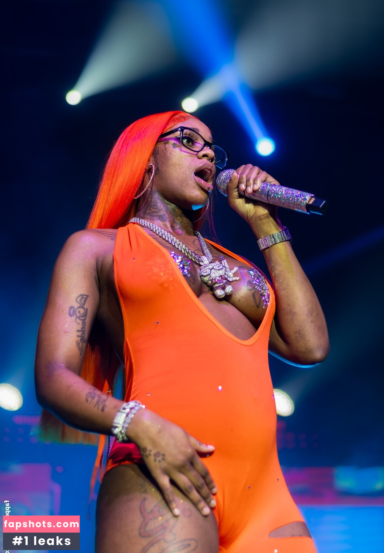 Sexxy Red gallery photo #17