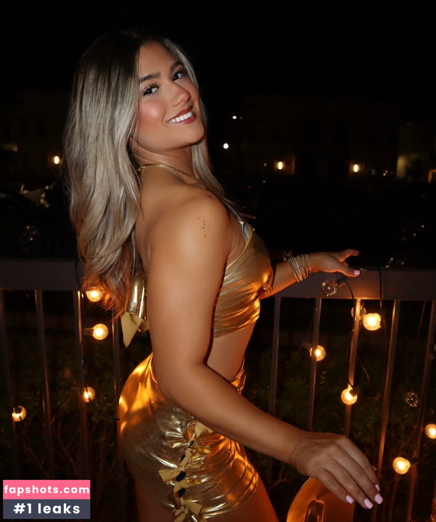 Sexy Cheerleaders gallery photo #23