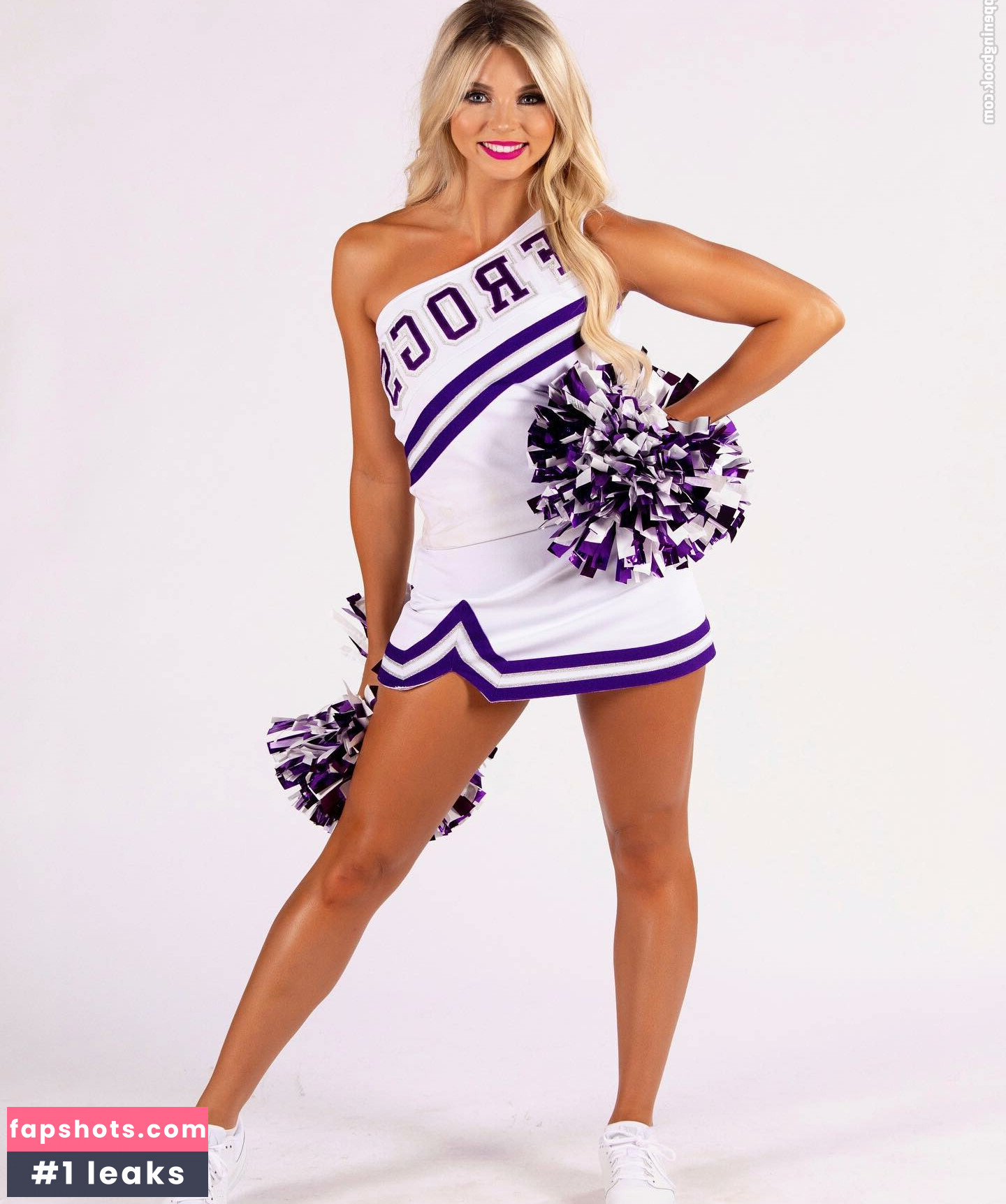 Sexy Cheerleaders gallery photo #10