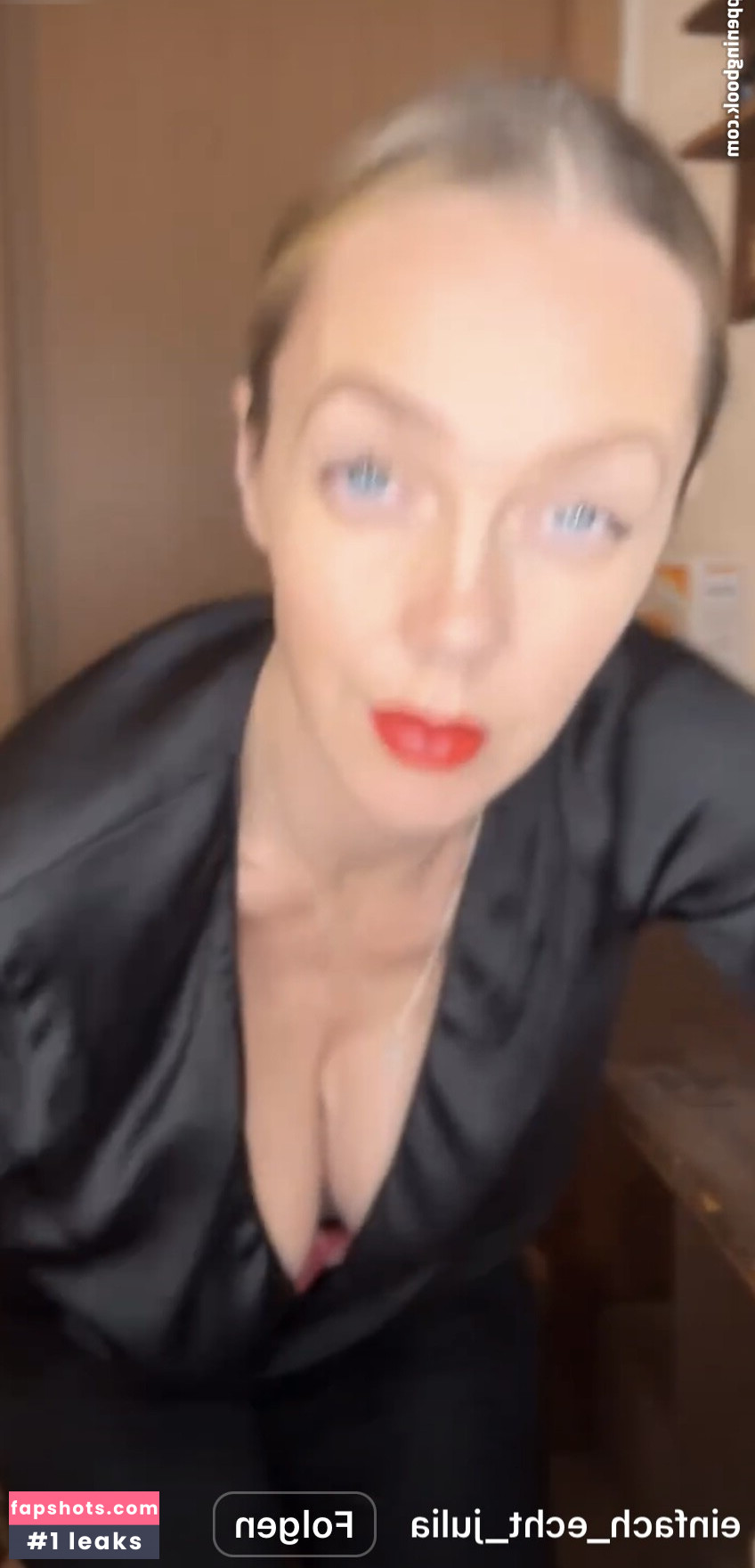 Sexy Julia gallery photo #21