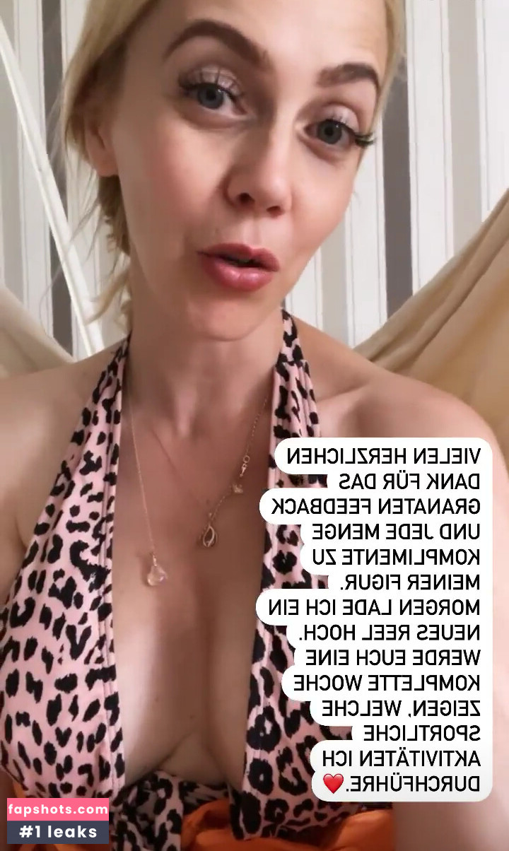 Sexy Julia gallery photo #35