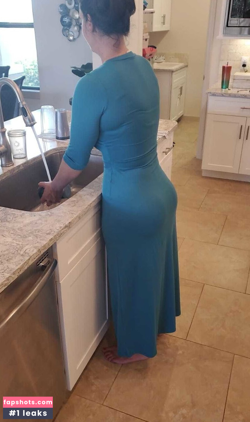 Sexy Wife gallery photo #5