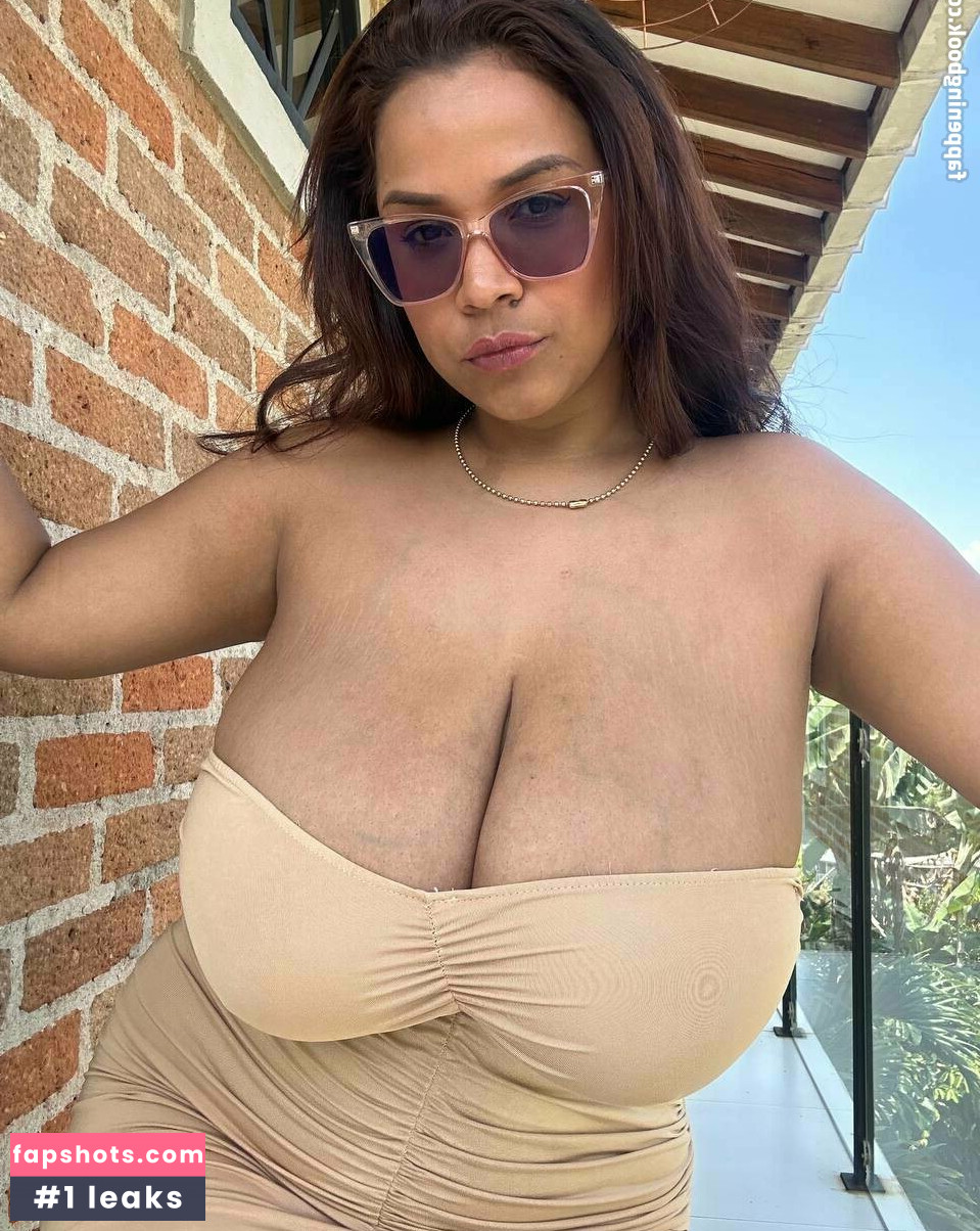 SexyCuteIsa gallery photo #25