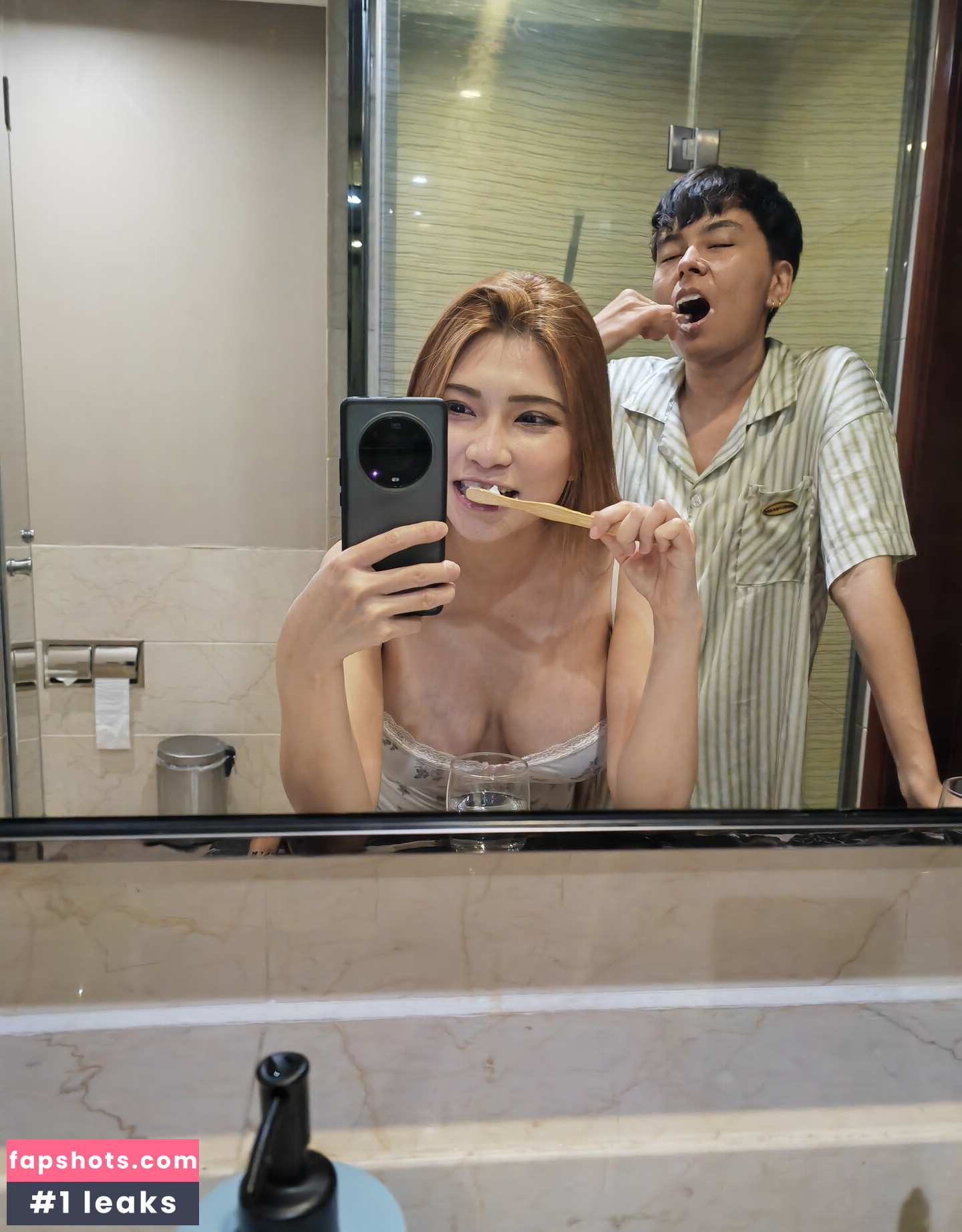 SexyCyborg gallery photo #2