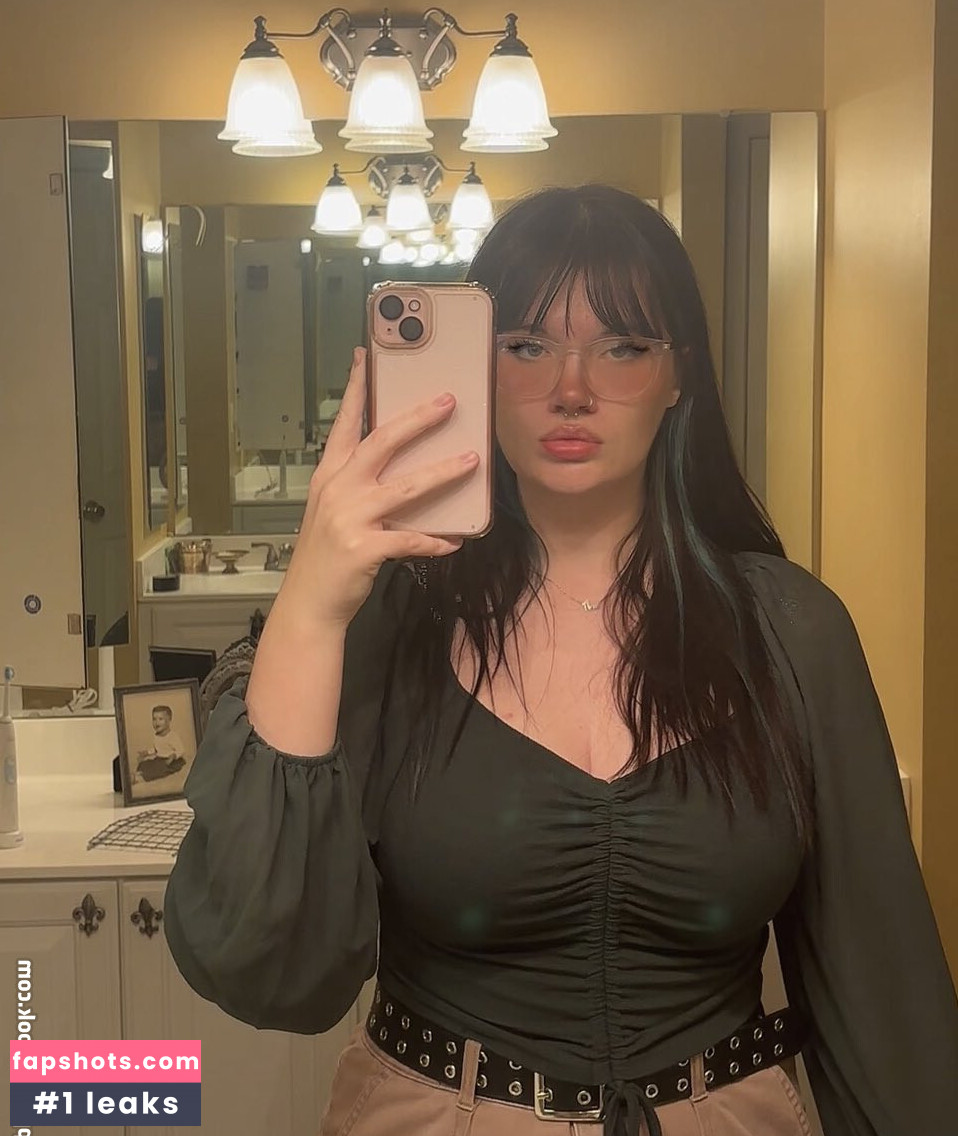 sexymigraines nude babe gallery