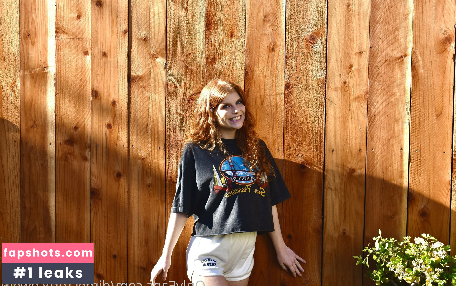 sexyredinbedfree gallery photo #82