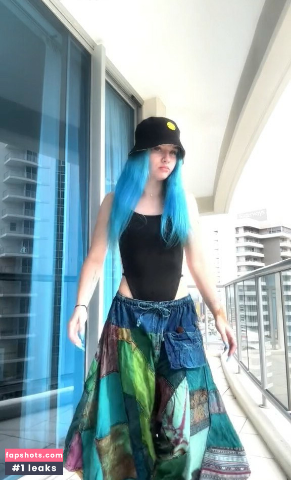 Shae Evans gallery photo #10