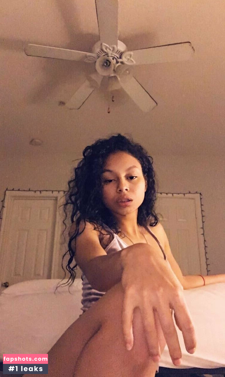 shae.lynn gallery photo #4