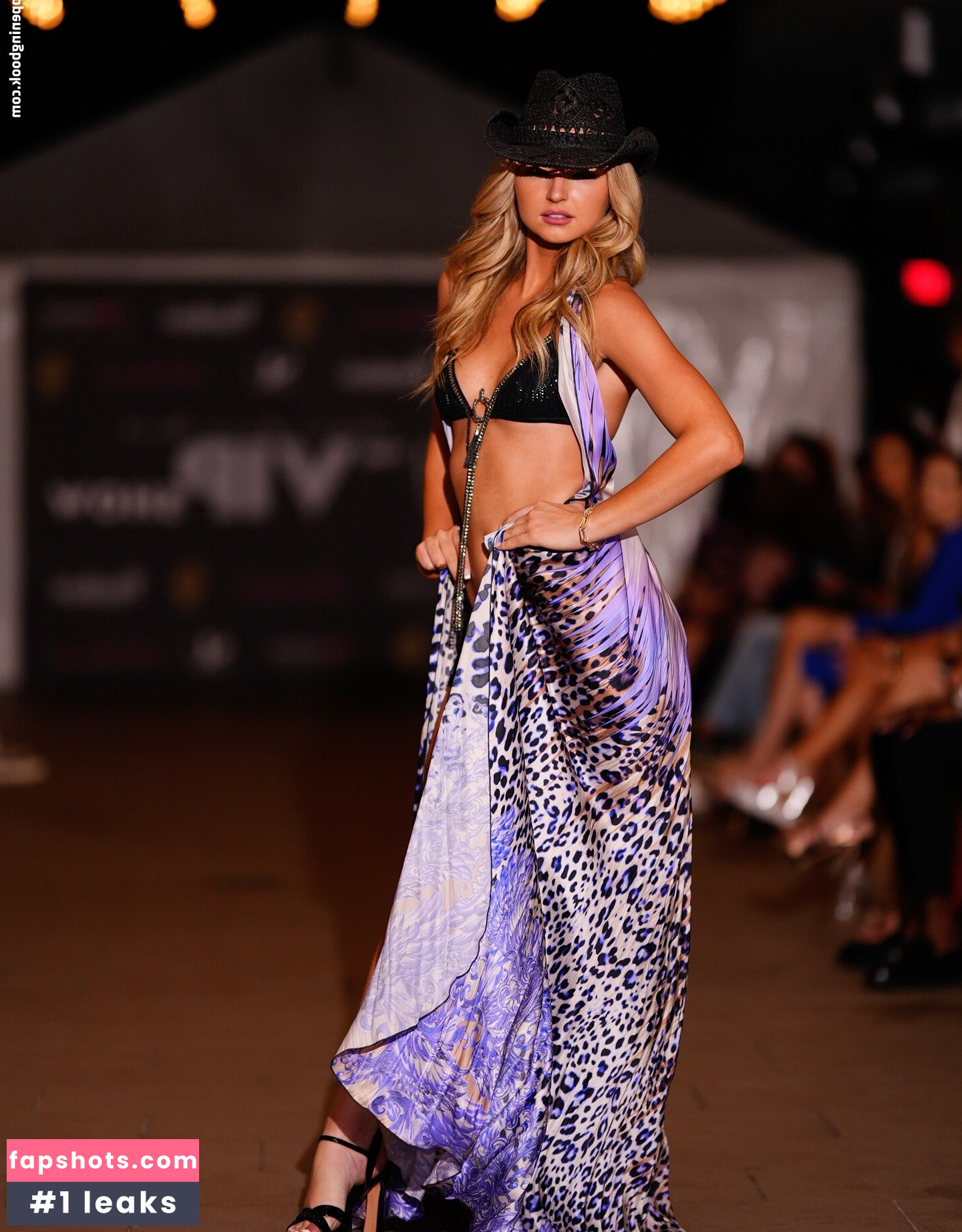 Shae Smolik gallery photo #18