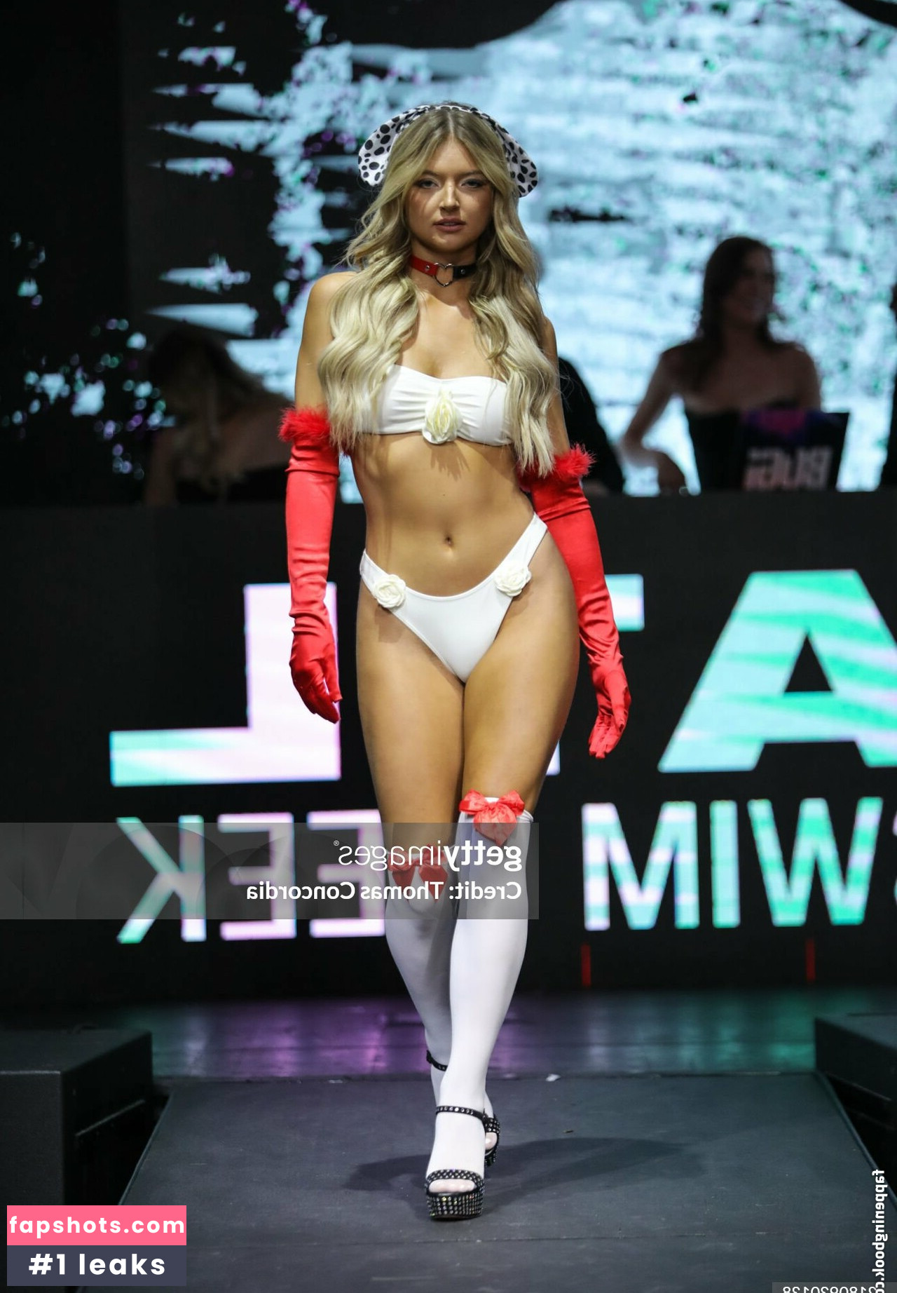 Shae Smolik gallery photo #41