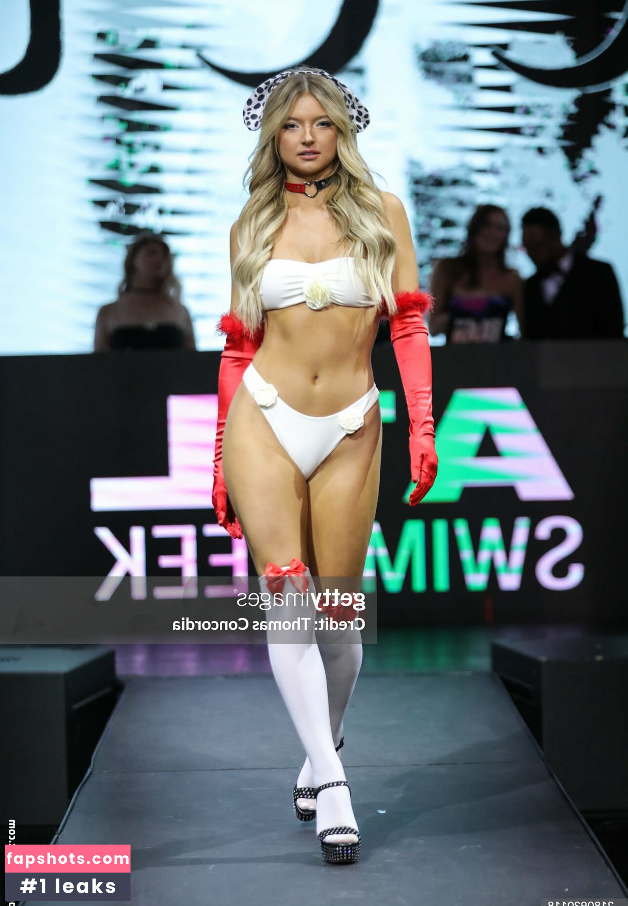 Shae Smolik gallery photo #42