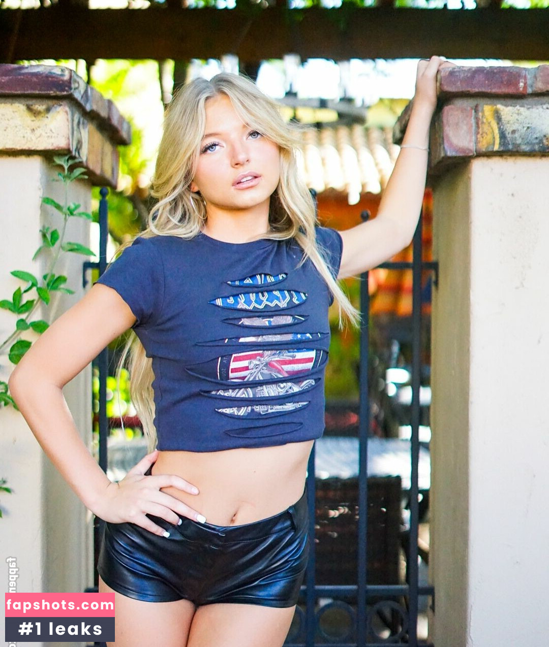 Shae Smolik gallery photo #69