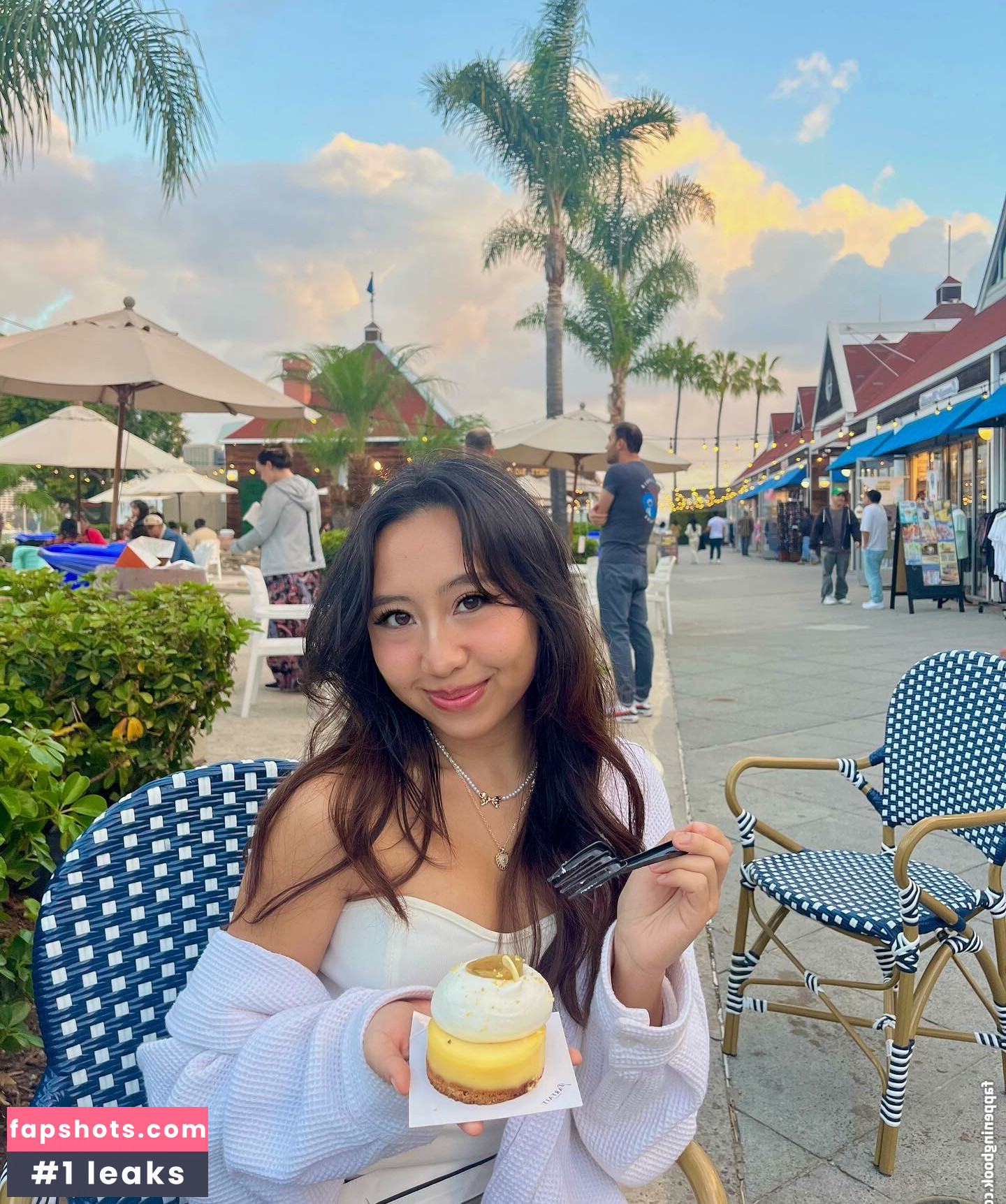 Shaina Cha gallery photo #17