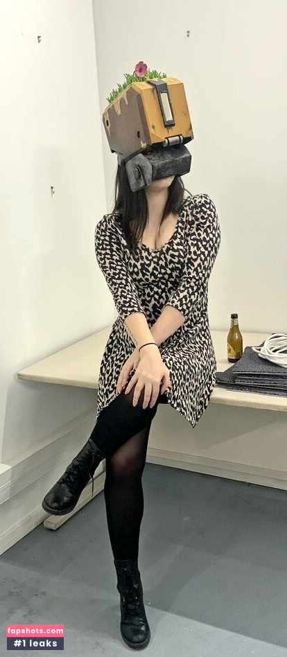 Shakaam nude babe gallery