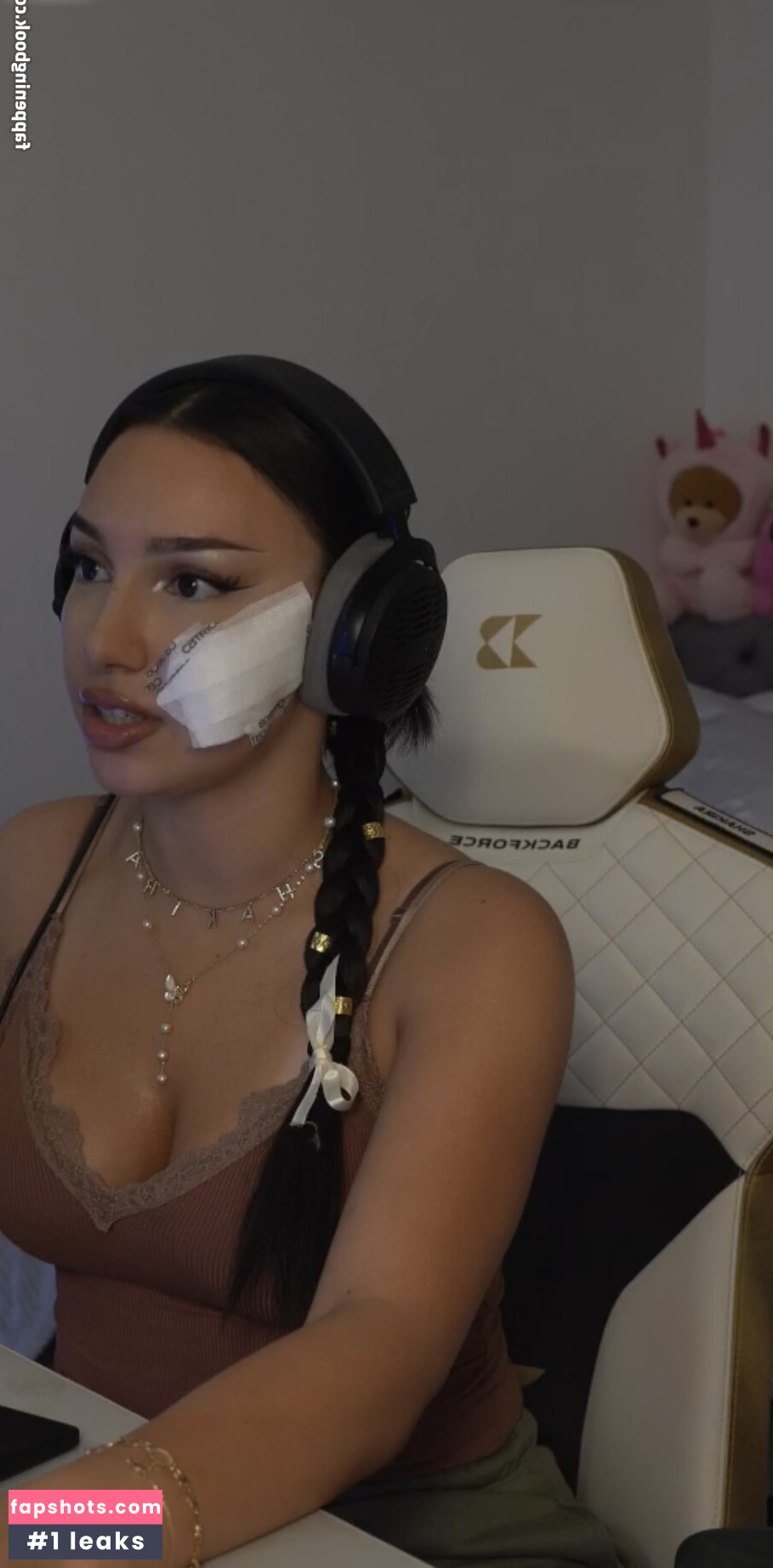 shakiravv gallery photo #9