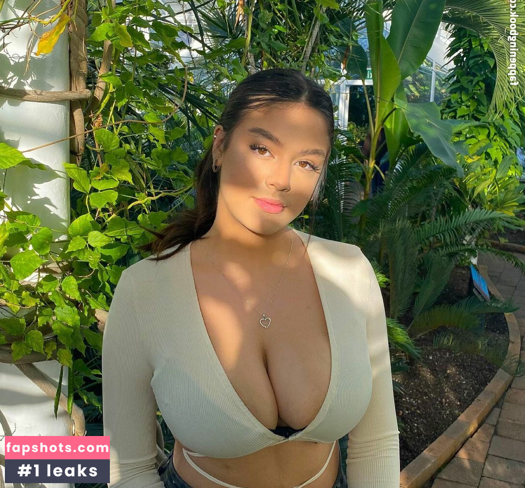 Shania Hawkins gallery photo #11