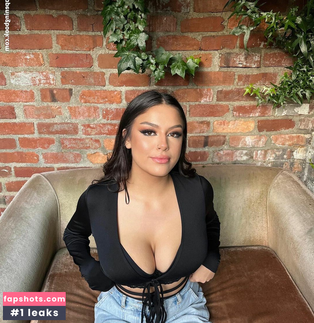 Shania Hawkins gallery photo #15