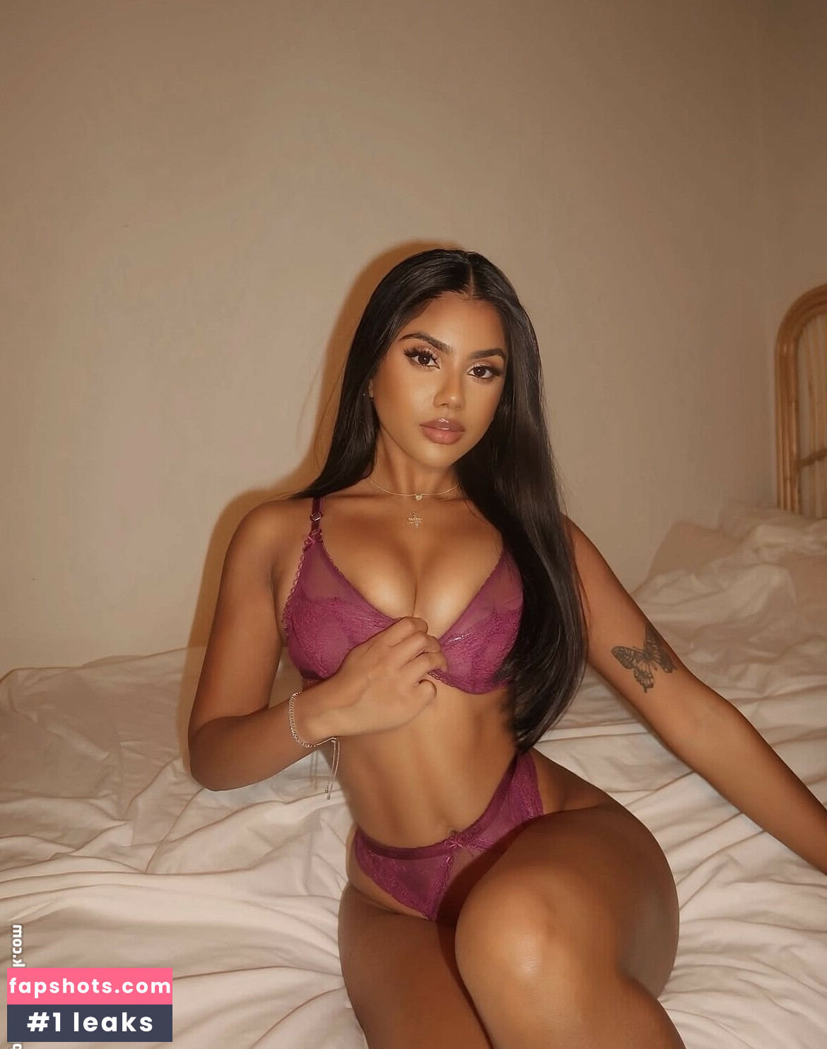 Shaniya Nisha gallery photo #4