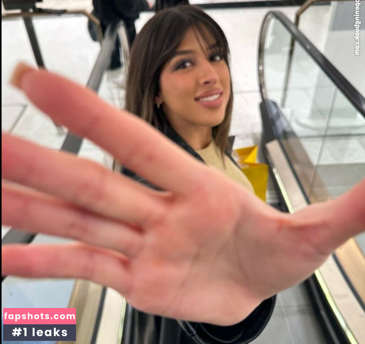 Shannon Singh gallery photo #199