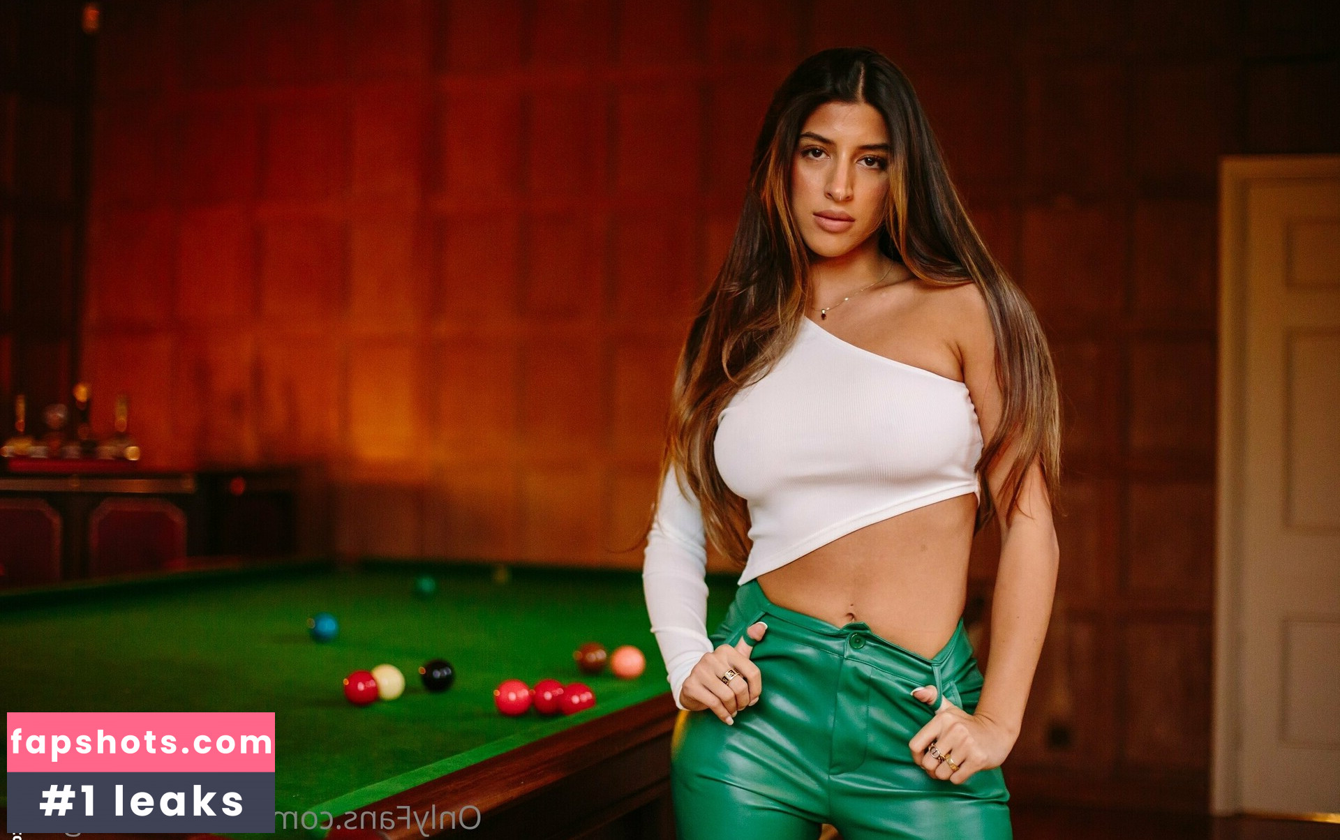 Shannon Singh gallery photo #223