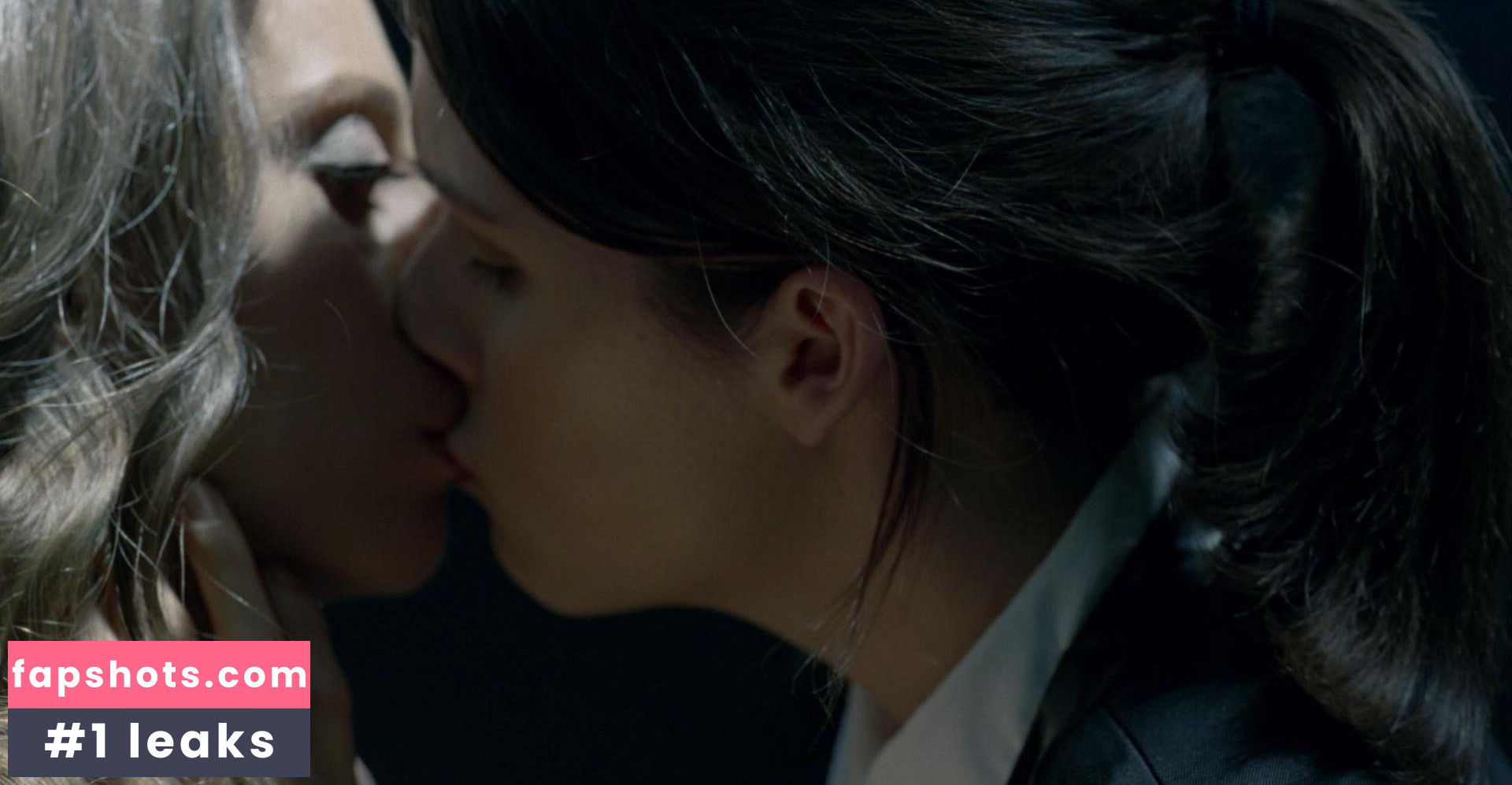 Shannon Woodward gallery photo #11