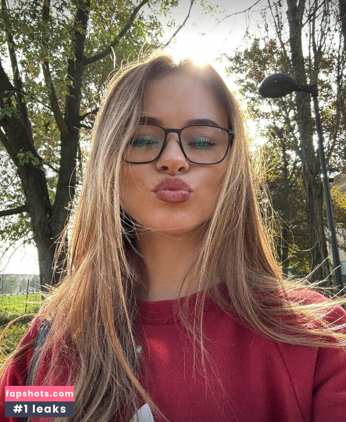 shanti_big_ass gallery photo #17