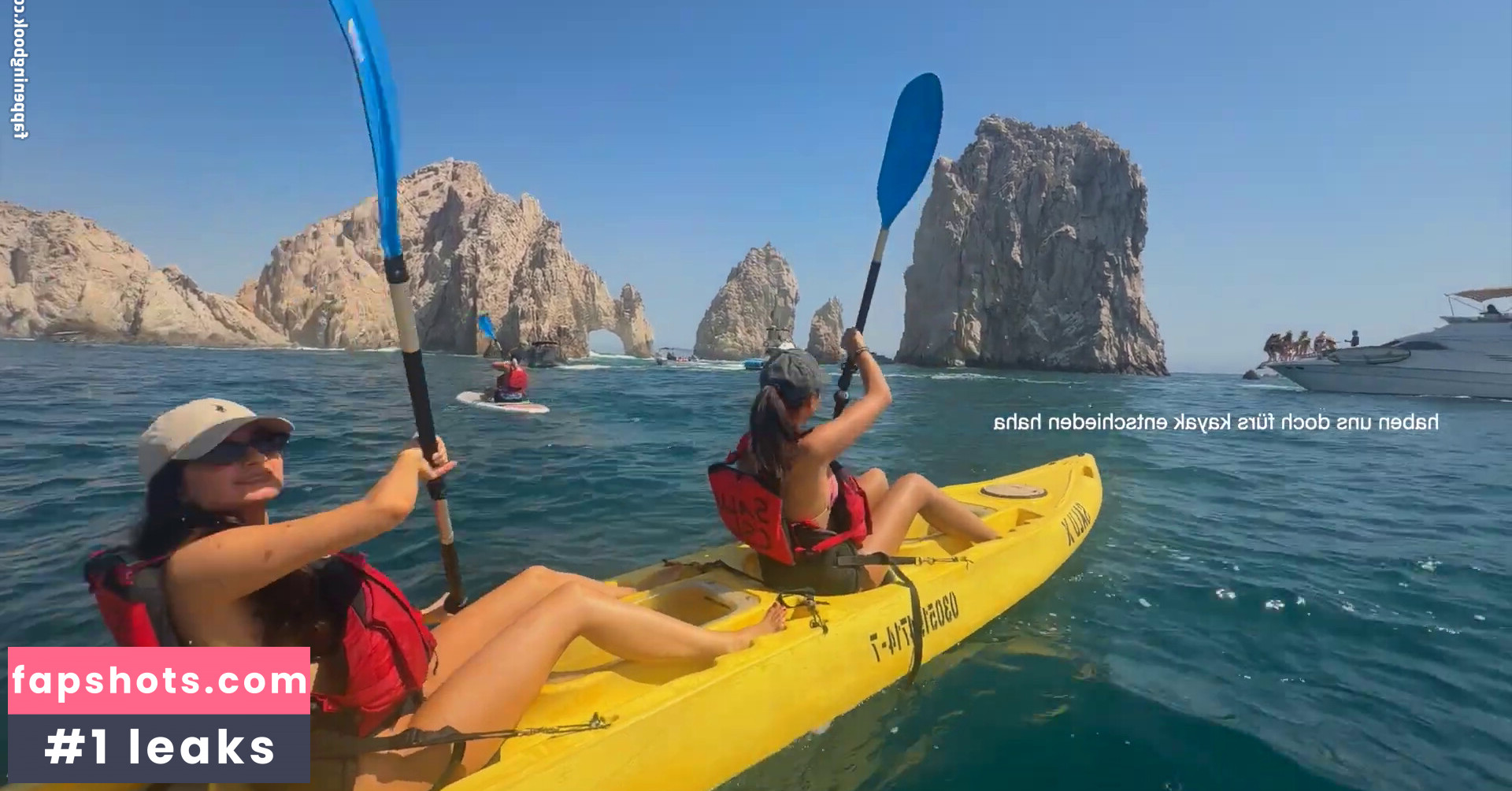 Shanti Tan gallery photo #12