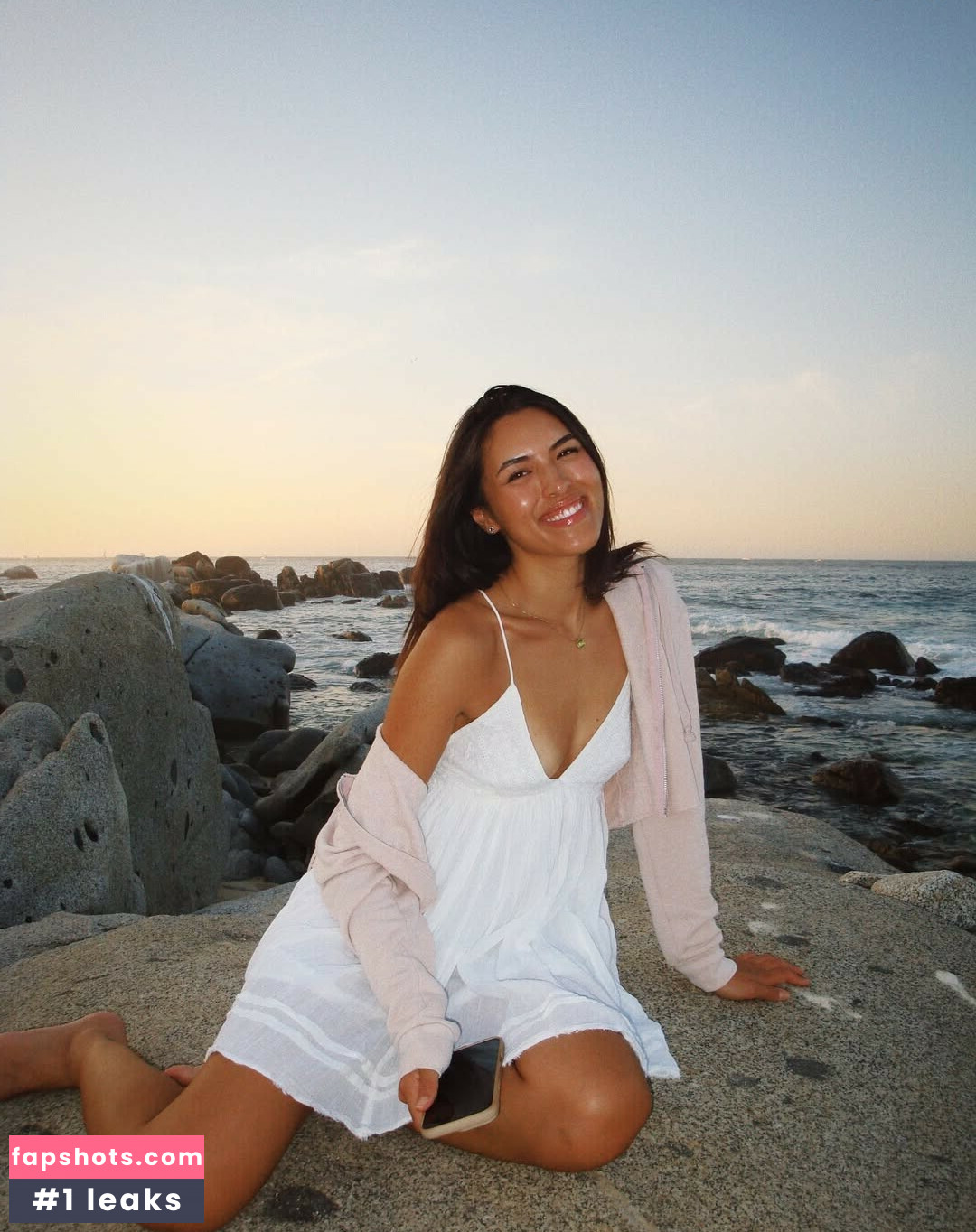 Shanti Tan gallery photo #117