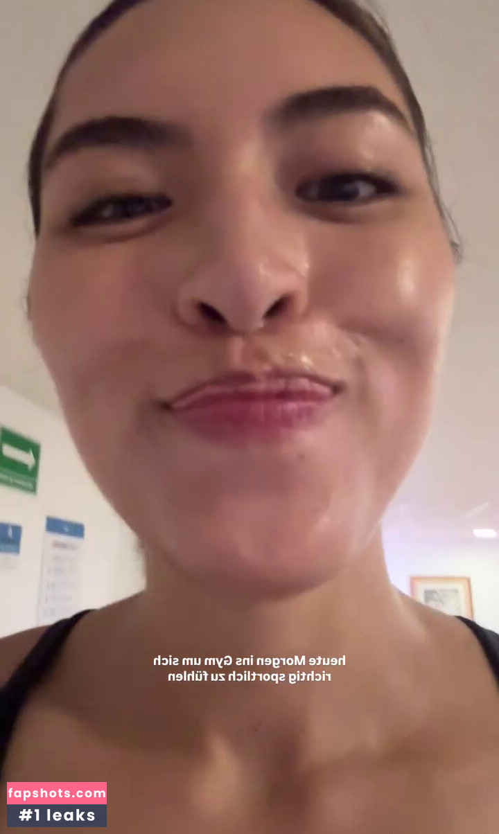 Shanti Tan gallery photo #120