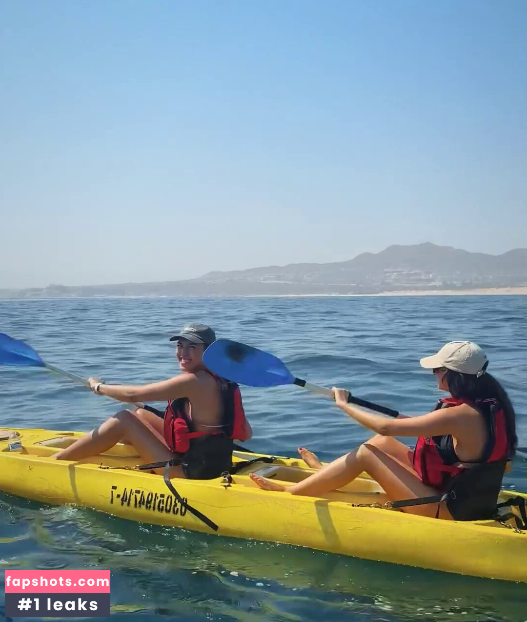 Shanti Tan gallery photo #127