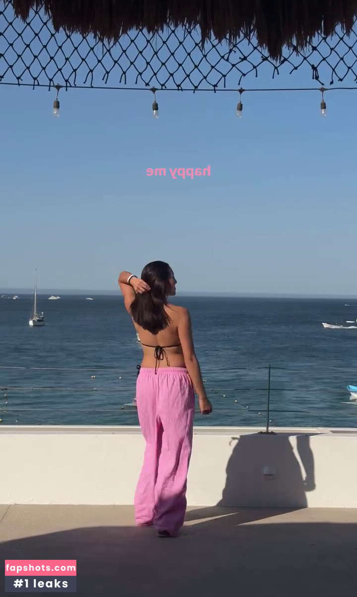 Shanti Tan gallery photo #130