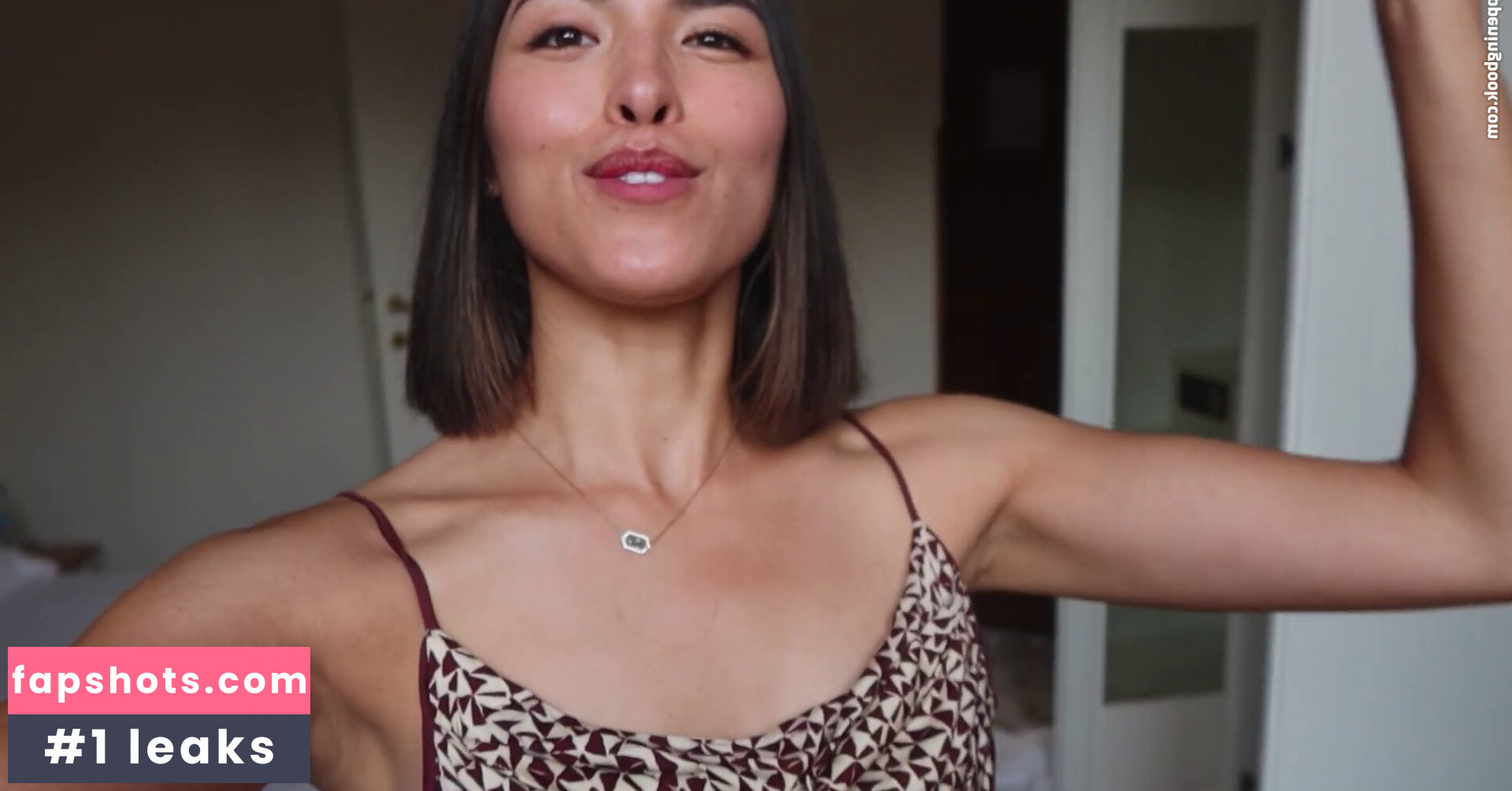 Shanti Tan gallery photo #144