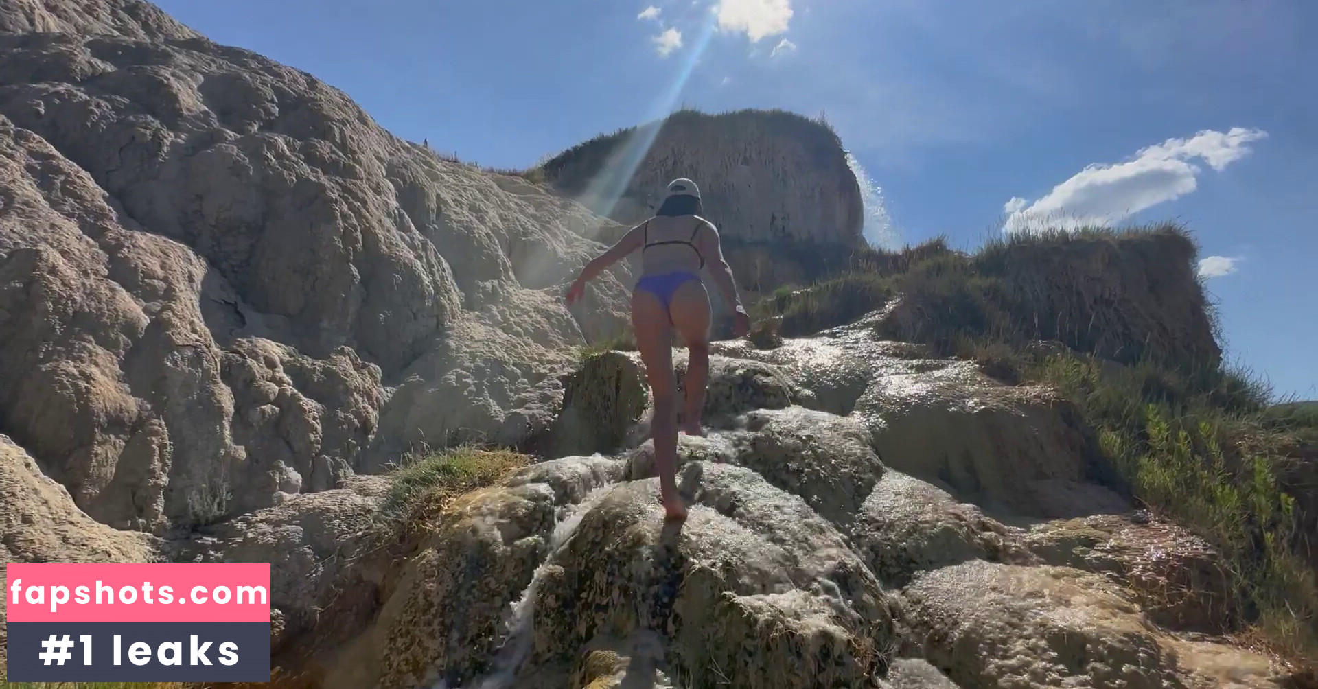 Shanti Tan gallery photo #150